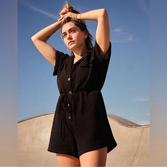 Madewell Pants - Madewell Lightspun Safari Romper Cotton Gauze Sold Black Short Sleeve Size Large